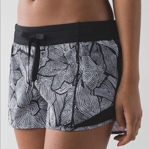 Lululemon Hotty Hot Short 2.5”